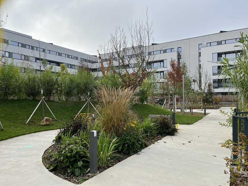 Sector 1 Reper Mall Colosseum: Studio + Gradina proprie, Nou-Finalizat